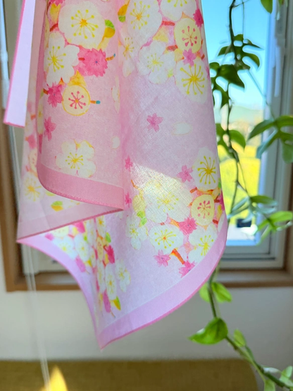 スカーフにもなる水彩画ハンカチ「桜」