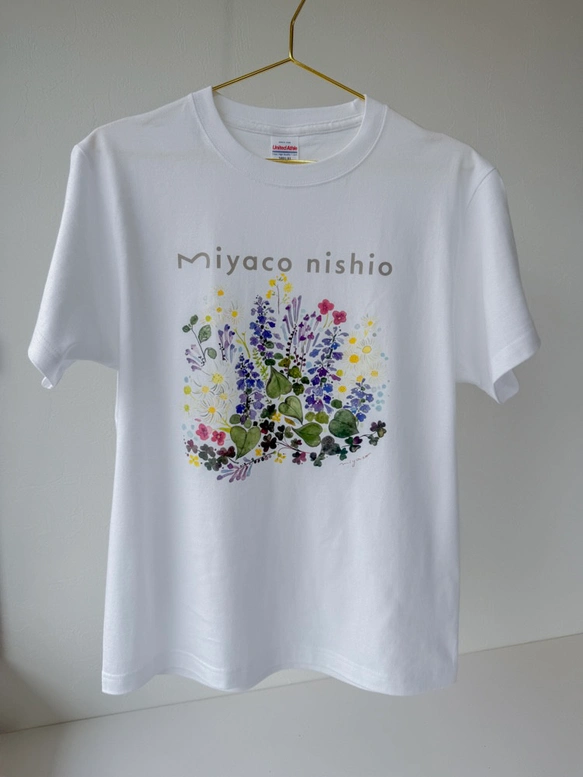 水彩画を着るTシャツ　「ハルジオンの頃  white