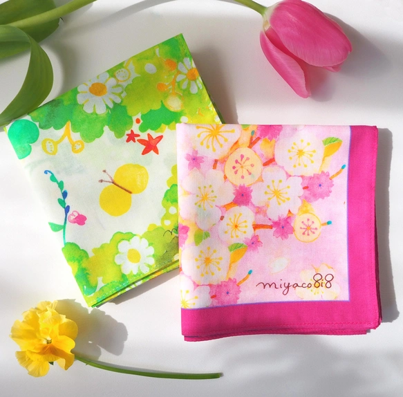 "Uraraka" Watercolor Handkerchief, also usable as a scarf