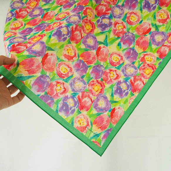 スカーフにもなる水彩画ハンカチ「pastel tulip」