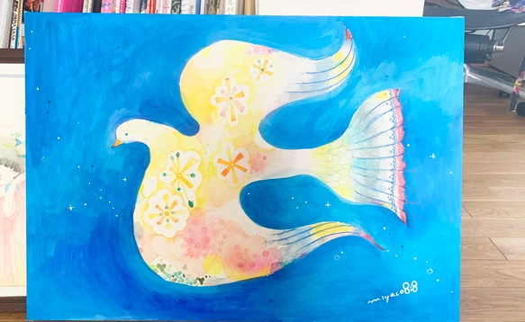 スカーフにもなる水彩画ハンカチ「青を満たす鳥」