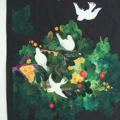 スカーフにもなる水彩画ハンカチ「もみの木と鳥」
