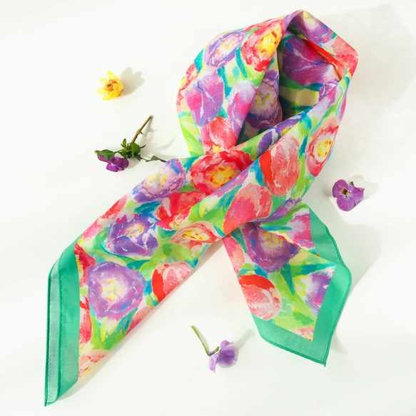スカーフにもなる水彩画ハンカチ「pastel tulip」