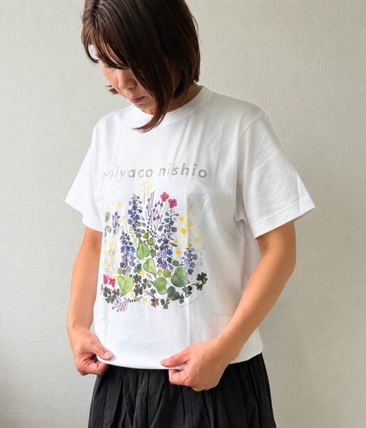 水彩画を着るTシャツ　「ハルジオンの頃  white