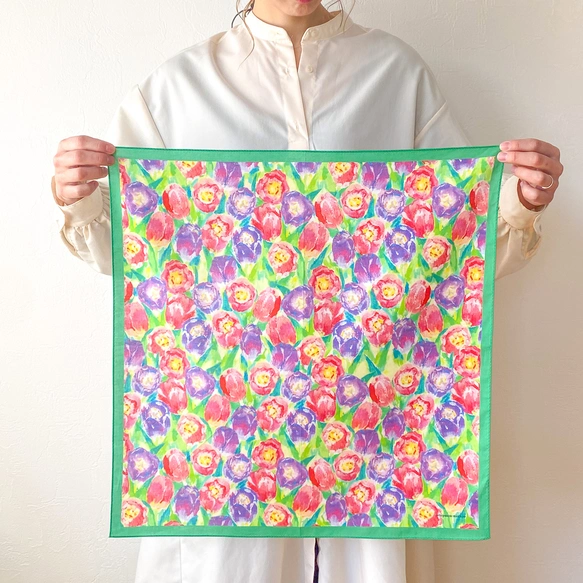 スカーフにもなる水彩画ハンカチ「pastel tulip」