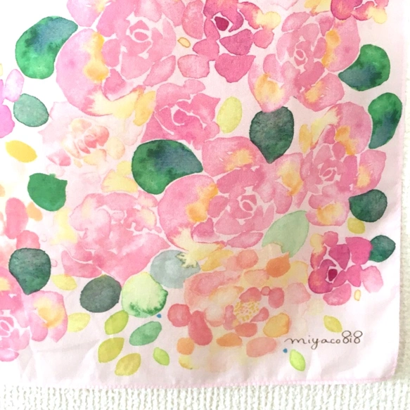 也可當絲巾的水彩手帕「ROSE」