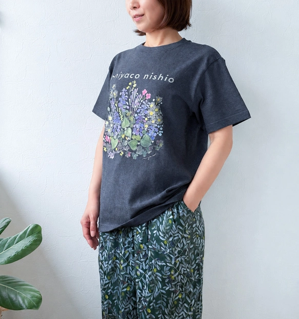 Watercolor T-shirt "When Fleabane Bloom" gray